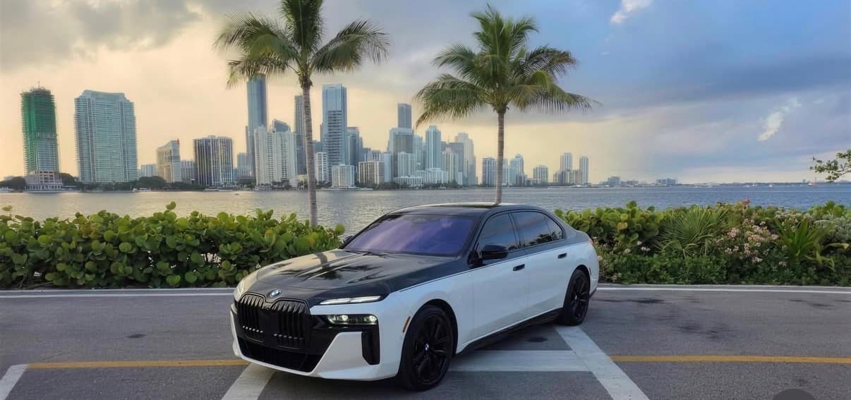 WaveRaiders305 BMW 7 Series rental