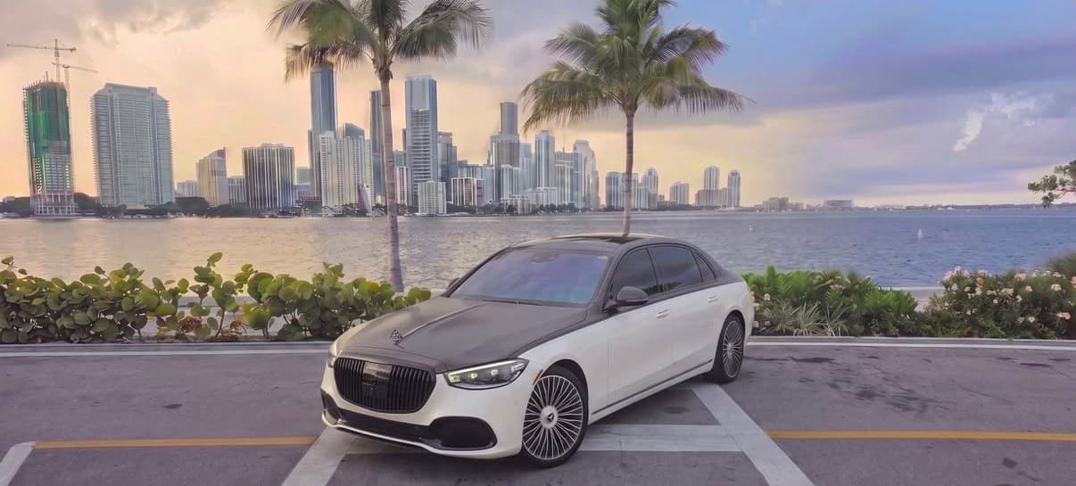 WaveRaiders305 Maybach S580 rental