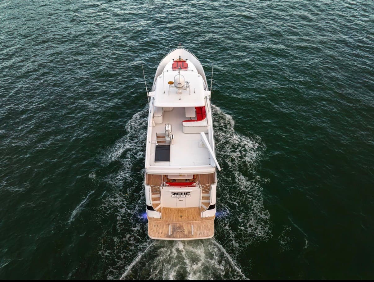 WaveRaiders305 yacht charter photo 04